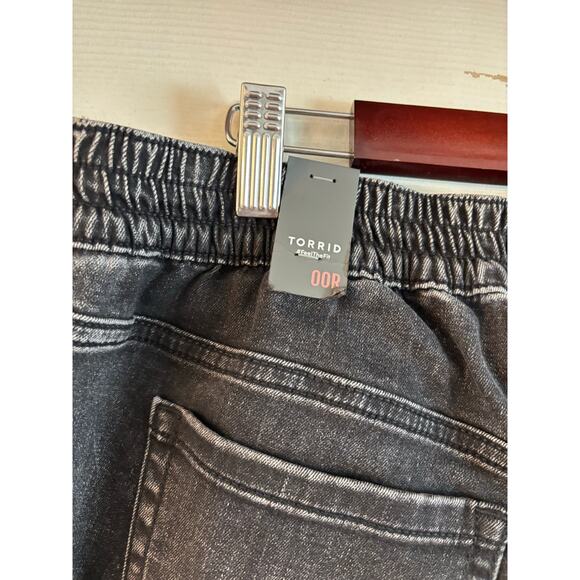 Torrid Feel the Fit Black Elastic Drawstring Waist Straight Leg Jeans NWT 00R - Picture 7 of 7